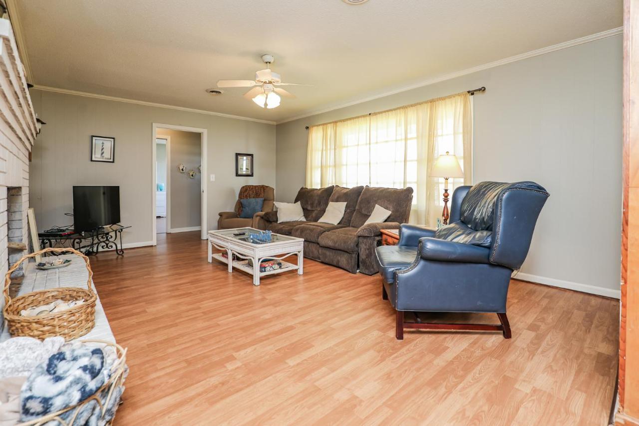 Spacious Home With Waterfront View-Welcome Pets Sneads Ferry Exterior photo