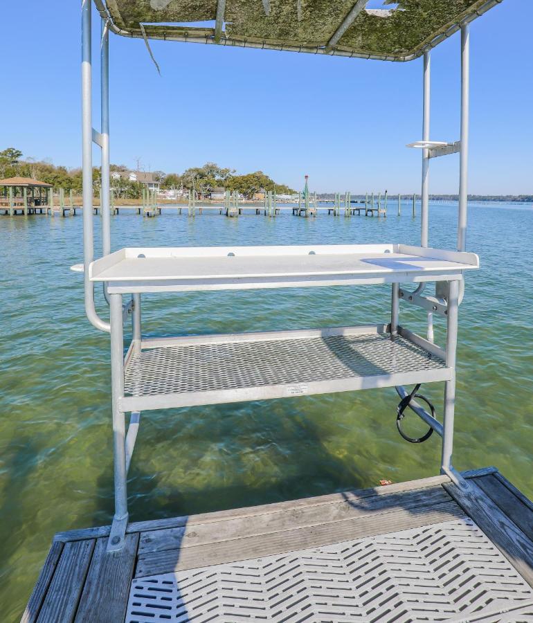 Spacious Home With Waterfront View-Welcome Pets Sneads Ferry Exterior photo